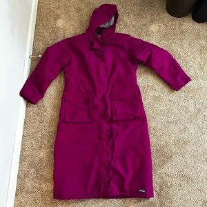 Women’s insulated 3 in 1 Primaloft Parka. Used just once.